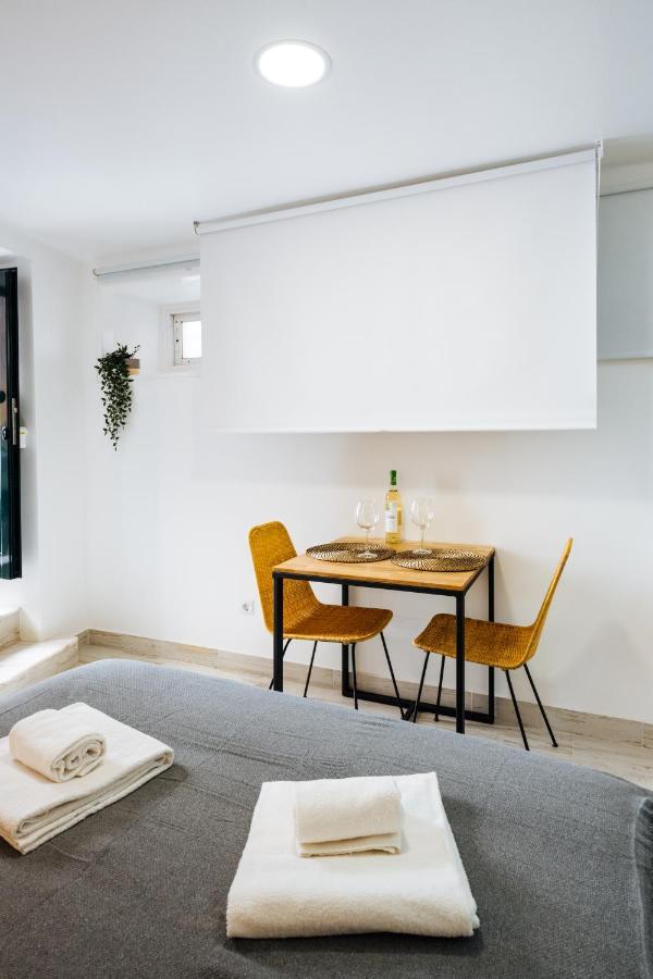 Cozy & Small Studio In The Center Lisbon Exterior photo