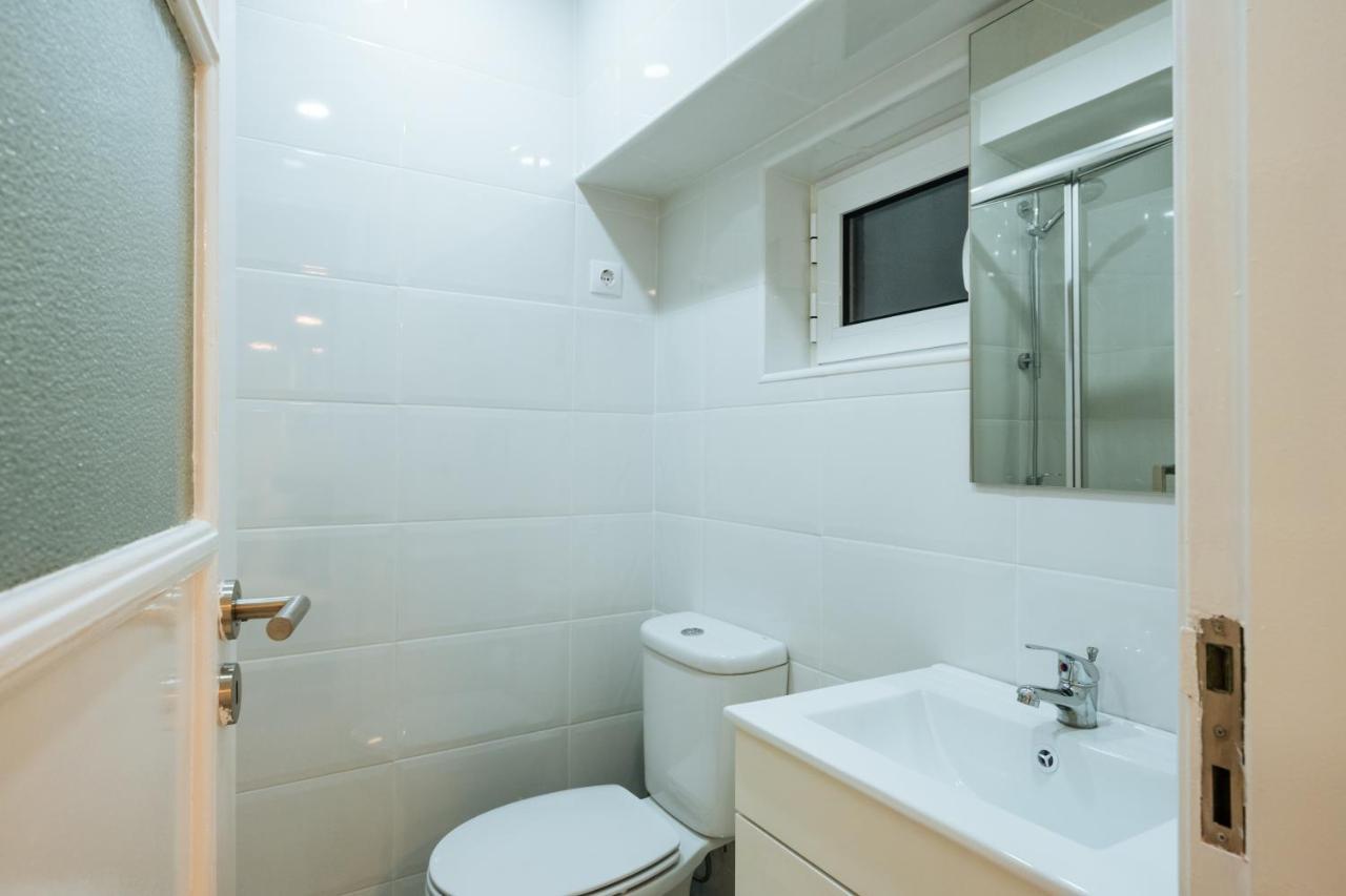 Cozy & Small Studio In The Center Lisbon Exterior photo